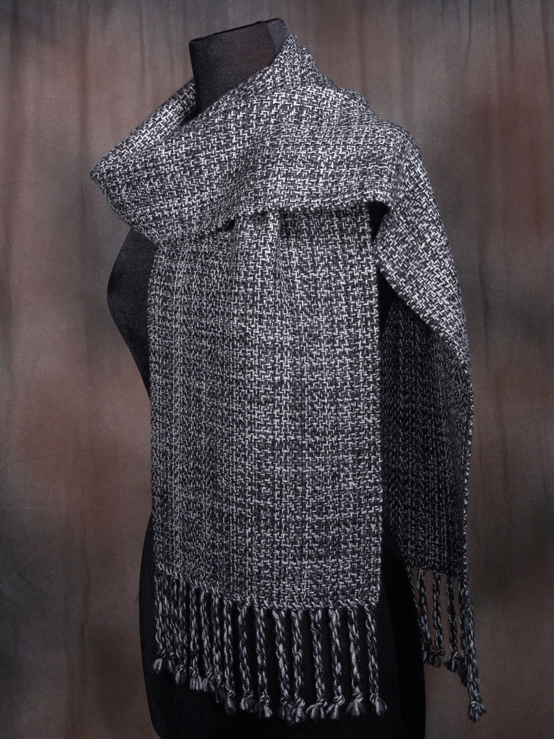 Salt and pepper tweed scarf / HEAVYWEIGHT / handwoven / merino wool image 2