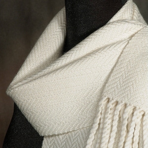 White scarf / Ivory / Woman&#39;s scarf / Man&#39;s scarf / Handwoven scarf / Winter scarf