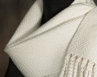 White scarf / Ivory / Woman's scarf / Man's scarf / Handwoven scarf / Winter scarf