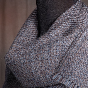 NO FRINGE - Rustbelt taupe / hand woven merino wool winter scarf