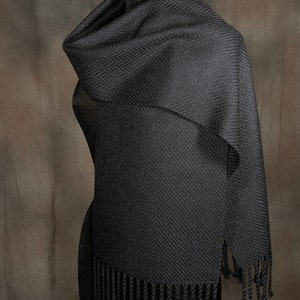 Black scarf / handwoven scarf / merino wool scarf / winter scarf / man's scarf / woman's scarf image 2