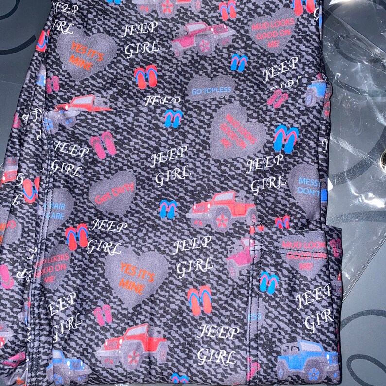 black leggings and flip flops