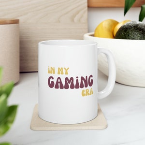 Taza de cerámica In My Gaming Era (11 oz), linda taza de regalo, tazas de jugador, taza estilo años 70, taza con letras de burbujas, taza de regalo de moda, ¡taza genial!