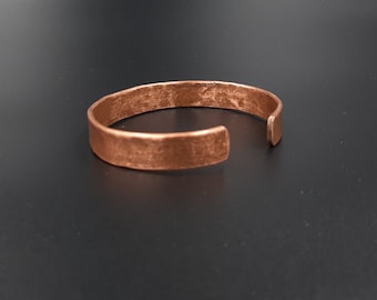 Verstelbare armband van gehamerd koper: ruw koperen manchet