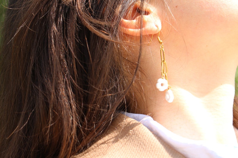 Earrings with 2 Customizable Flowers Thalia Model image 2