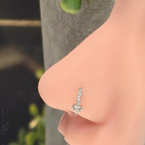 Subtle Love Heart Nose Hoop. 316L Surgical Steel. 18kGold Plated. Romance nose ring. Dainty Body Jewelry. Cartilage. Minimalist. Clear Stone