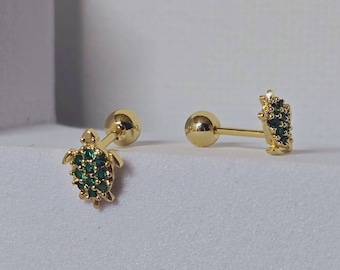 Emerald Isle Sea Turtle Cartilage Earring. 925 Silver & 18K Gold Plated. Helix, Tragus Piercing. Green Stone. Summer Style Jewelry.