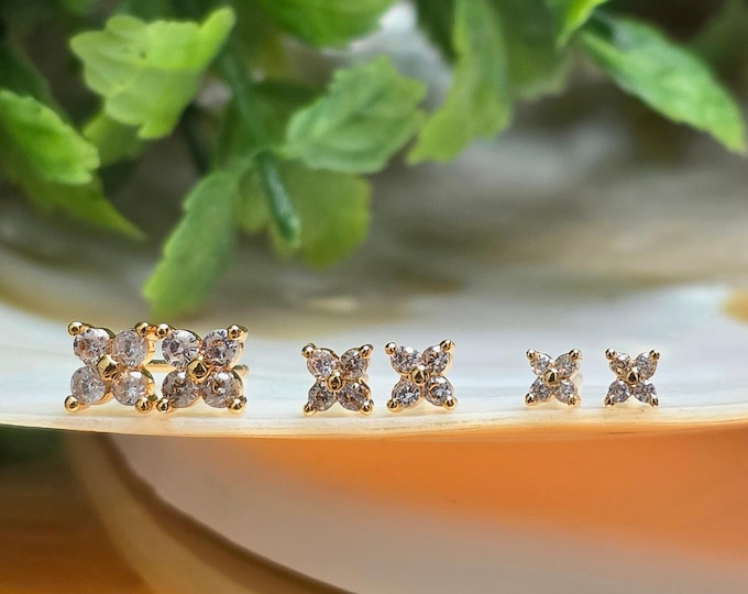 Liora Petal Stud Earrings. 3/4/5mm , 18k Gold-plated on Sterling Silver. Minimal Floral