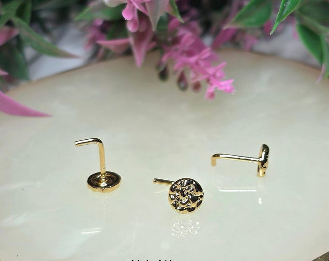 Minerva Hammered L-Bend Nose Stud | Gold Disc Nose Jewelry | 20G Minimalist Piercing