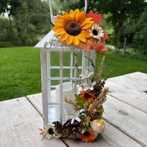 Solar Lantern with moss decor, spring/summer lantern, gifts for her, porch decor, fairy garden, tabletop lighting, solar lights