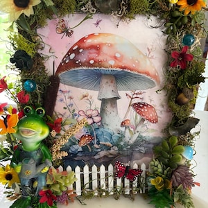 Woodland picture frame,frog  decor,floral wall/tabbletop decor, succulent decor, fairy garden gnome decor, moss frame, mushroom art, owl art