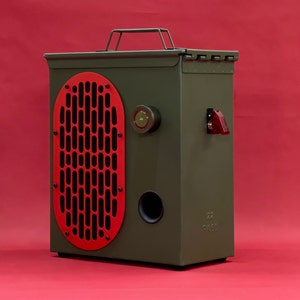 Altavoz Bluetooth resistente con caja de municiones: sistema de audio para exteriores de 70 W con parlantes coaxiales de 5,25", tiempo de reproducción extendido, diseño militar vintage