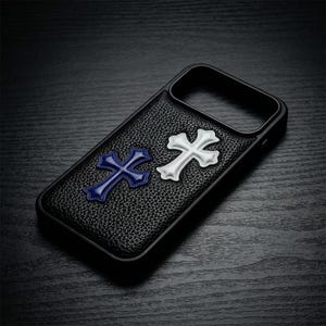 Funda de piel con diseño de cruz gótica para iPhone: estilo urbano punk Y2K, compatible con MagSafe imagen 3