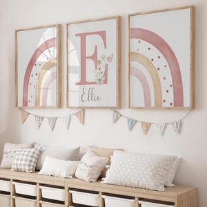 Set di 3 stampe per cameretta arcobaleno, stampabile per bambine, arte murale con fiori di campo rosa, stampa personalizzata con cartello con nome, decorazione per cameretta boho con farfalla