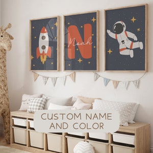 Conjunto personalizado del espacio de la guardería de 3 impresiones, arte de pared imprimible de la habitación del niño, cartel de los niños del espacio exterior, arte DIGITAL del astronauta del nombre personalizado