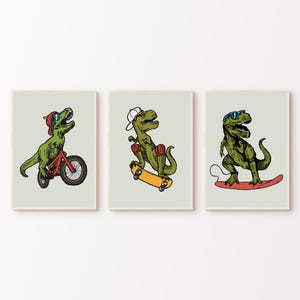 T-Rex Boy Room Wall Art, Arte de dinosaurios para el dormitorio de los niños, Cartel de patinetas de surf de la sala de juegos, Imprimible divertido T Rex Conjunto de 3 impresiones para niños pequeños
