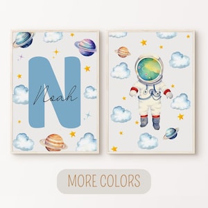 Conjunto de vivero de astronautas de 2 impresiones, arte de pared imprimible personalizado de la habitación del niño, póster para niños del espacio exterior, nombre personalizado astronauta planeta arte