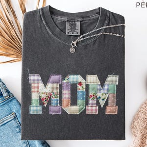 Comfort Colors Patchwork MOM T-Shirt, Cottagecore Mom Tee, Mother's Day Gift, Rustic Quilt Print Shirt for New Moms, Grandma Gift