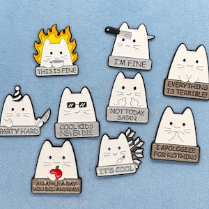 Spille con gatto Sarcasmo, Bottoni, Spille, Amanti, Distintivi, Gatti, Fuoco, Non oggi Satana, Ironia, Gatto con coltello