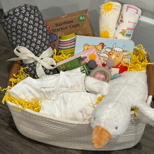 Little Ducky Gender Neutral Baby Basket