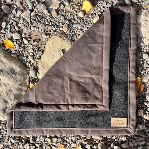 Handmade Cocoa Brown Waterproof Waxed Canvas & Black Wool Padded Sit Mat 17.5x17.5” Pad Ground Cloth Prep Gardening Hiking Bushcraft Camping