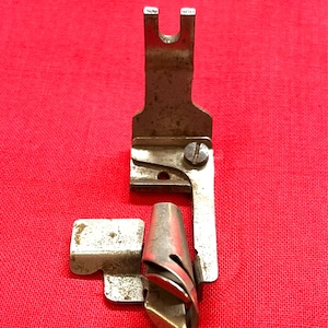 Vintage Singer 66-1 Back Clamp Bias Binder Binding Foot Treadle Sewing Machine Simanco 36595 Presser Pressure Attachment