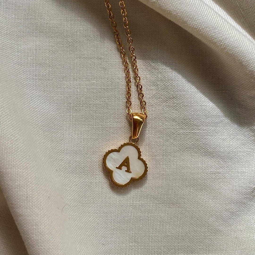 shell clover necklace | IRIEBEACH