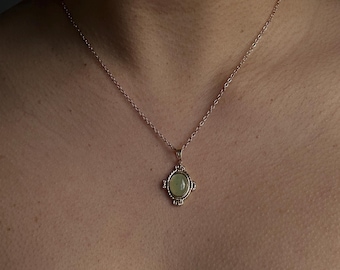Colar com pingente de pedra verde dourada: pingente inspirado em jade estilo vintage