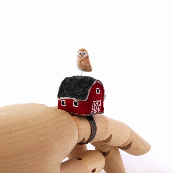 Ring Pincushion - Red Barn and barn owl