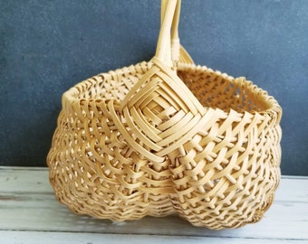 Vintage Boho Wicker Buttocks Basket- Egg basket- Cluttercore, Cottagecore