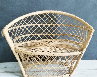 Vintage Boho Wicker Plant Chair: 70s Cluttercore Decor