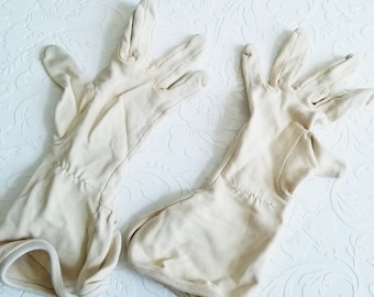 Vintage Beige Nylon Ladies Gloves