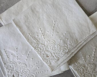 4 Vintage White Linen Napkins White embroidery
