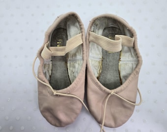 Vintage Clothes/Jewelry
