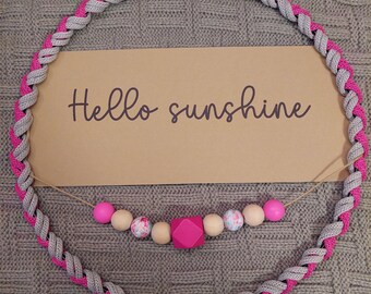 Deurkrans *Hello sunshine* 25 cm gebreide koker, roze, ballen, familie, huis, deurring, decoratie,