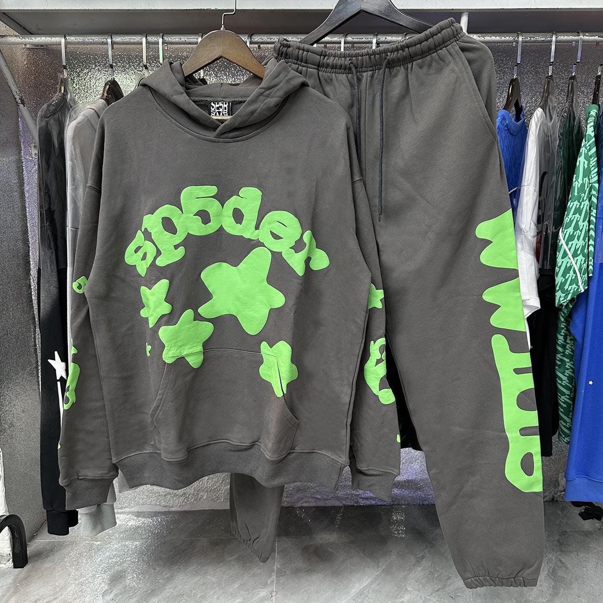 Sp5der 555555 Young Thug ショートパンツ o 新品 Sp5der 555555 Young Thug ショートパンツu - メルカリ