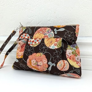 Wristlet Bag, Clutch Bag, Wristlet Purse, Cosmetic Bag, Zipper Pouch, Clutch Purse, Wallet, Bridesmaid - Kimono