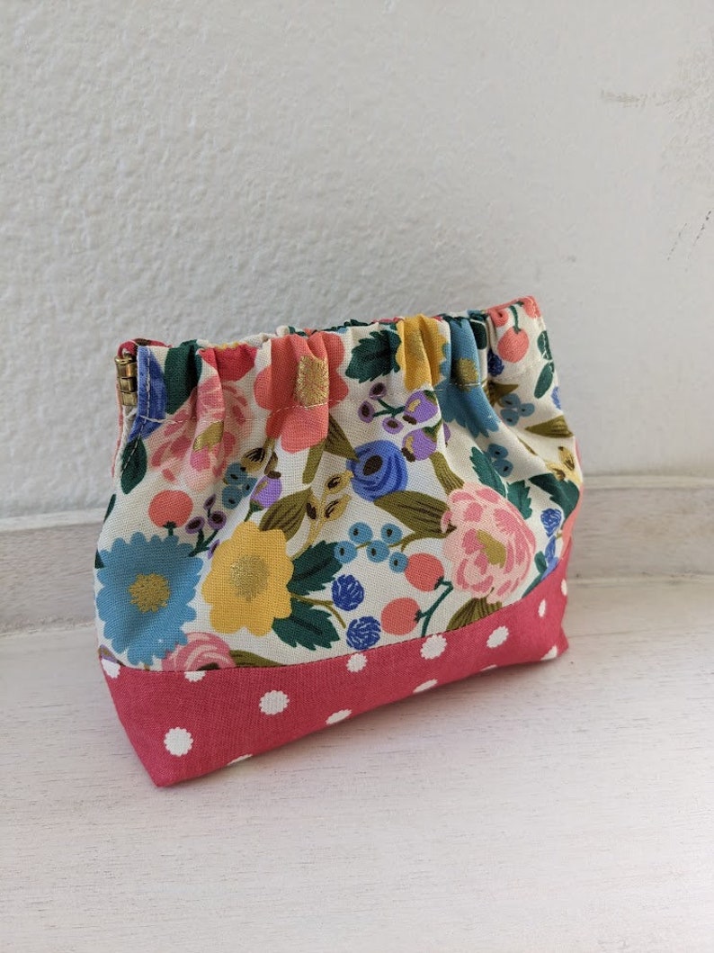 Mini Coin Purse / Small Cosmetic Pouch / Small Wallet / Card Holder / Bridesmaid / Pinch Purse Frame / Flex Purse Frame Bag Poppy Fields image 3