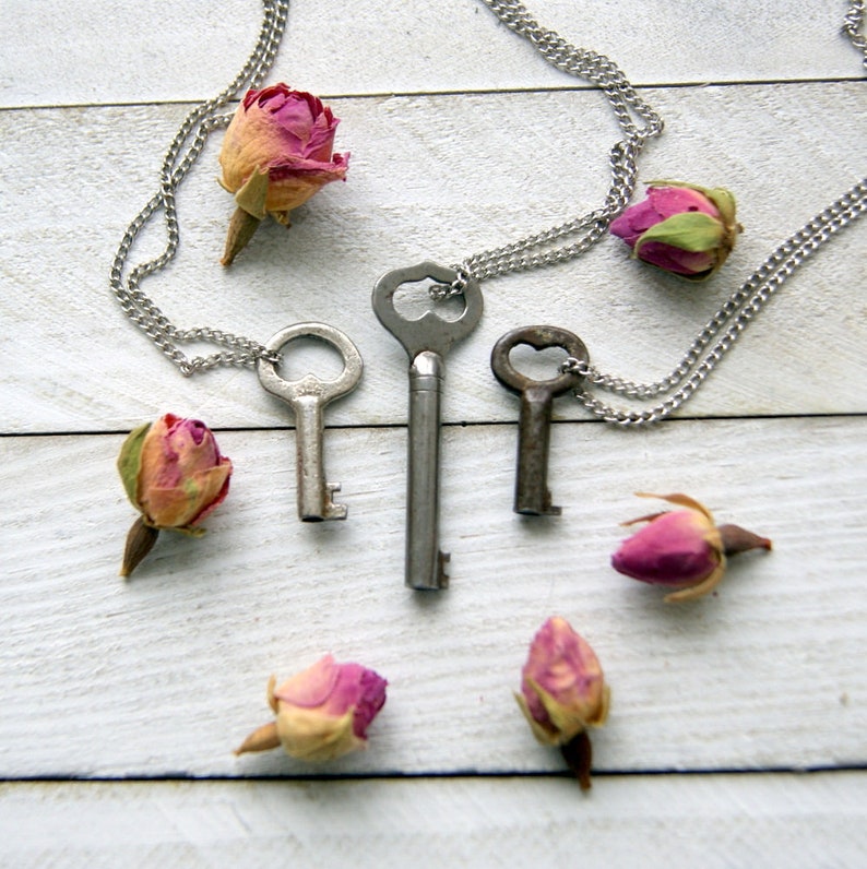 Vintage Antique Skeleton Heart Key Necklace with Vintage Stainless Steel Chain image 2