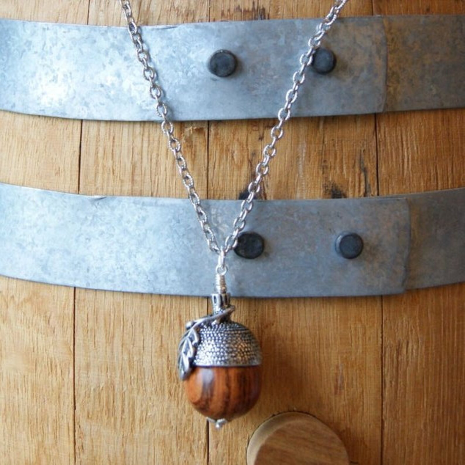 Wooden acorn necklace Clearance