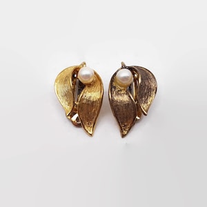 Vintage IPS Karatclad Cultured Pearl Sterling Silver Earrings