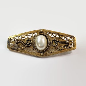 Vintage Faux Pearl Gold Tone Scroll Design Pin Brooch