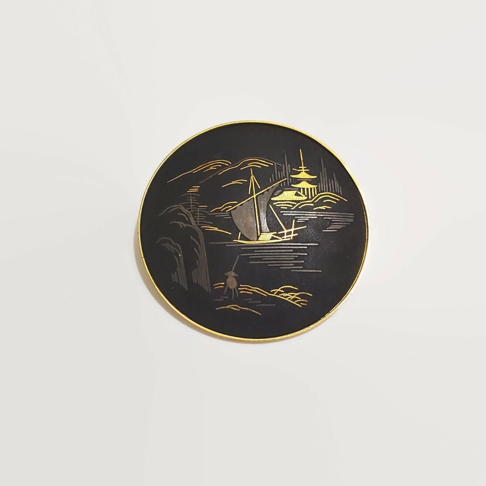 Broche Vintage AMITA Damascène Décor Chrysanthèmes Noir Et Or - Japon, Occasion