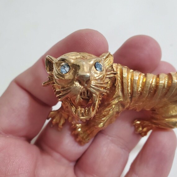 Vintage Tiger Gold Tone Brooch With Blue Rhinesto… - image 2