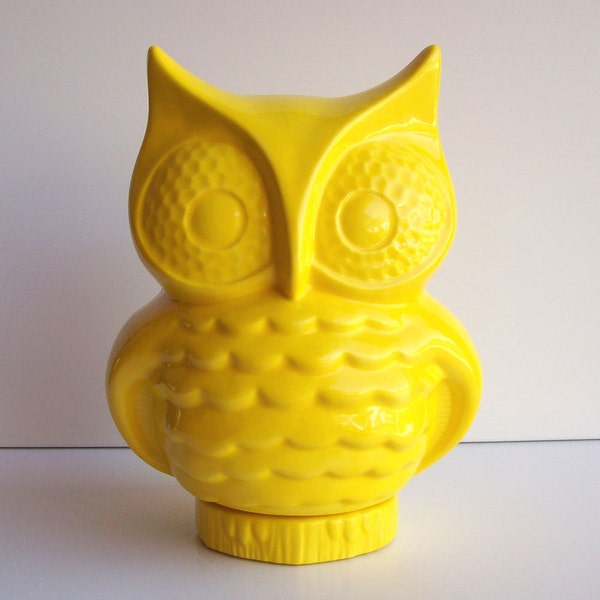 Owl Bank, Owl Piggy Bank, Money Box, Vintage Design, Lemon Yellow, Retro Home Decor, Owl Room Decor, Nursery Decor, Ceramic Owl Figurine,