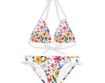 Set di costumi da bagno bikini con spalline e abbigliamento sportivo da donna di lusso ed eleganza