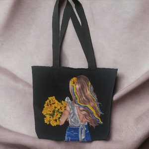 Shopper embroidered with handmade beads image 2