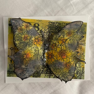 Tarjeta hecha a mano estilo mariposa dos: elegancia atemporal y encanto nostálgico, perfecta para ocasiones especiales y gestos sentimentales