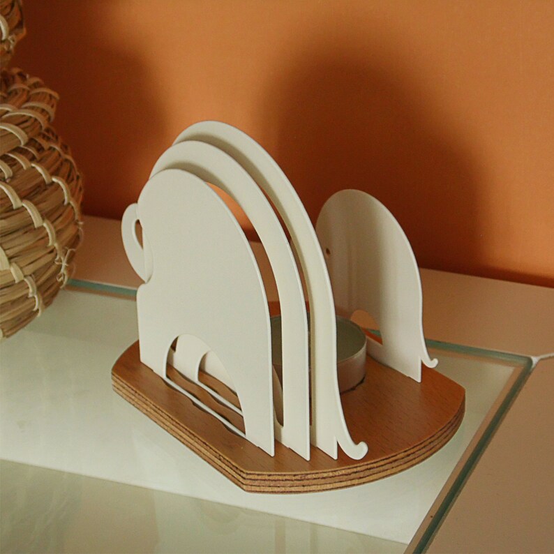 Portavelas de metal y madera con forma de elefante, regalo imagen 5