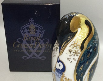 BOXED Royal Crown Derby PENGUIN & CHIC Paperweight